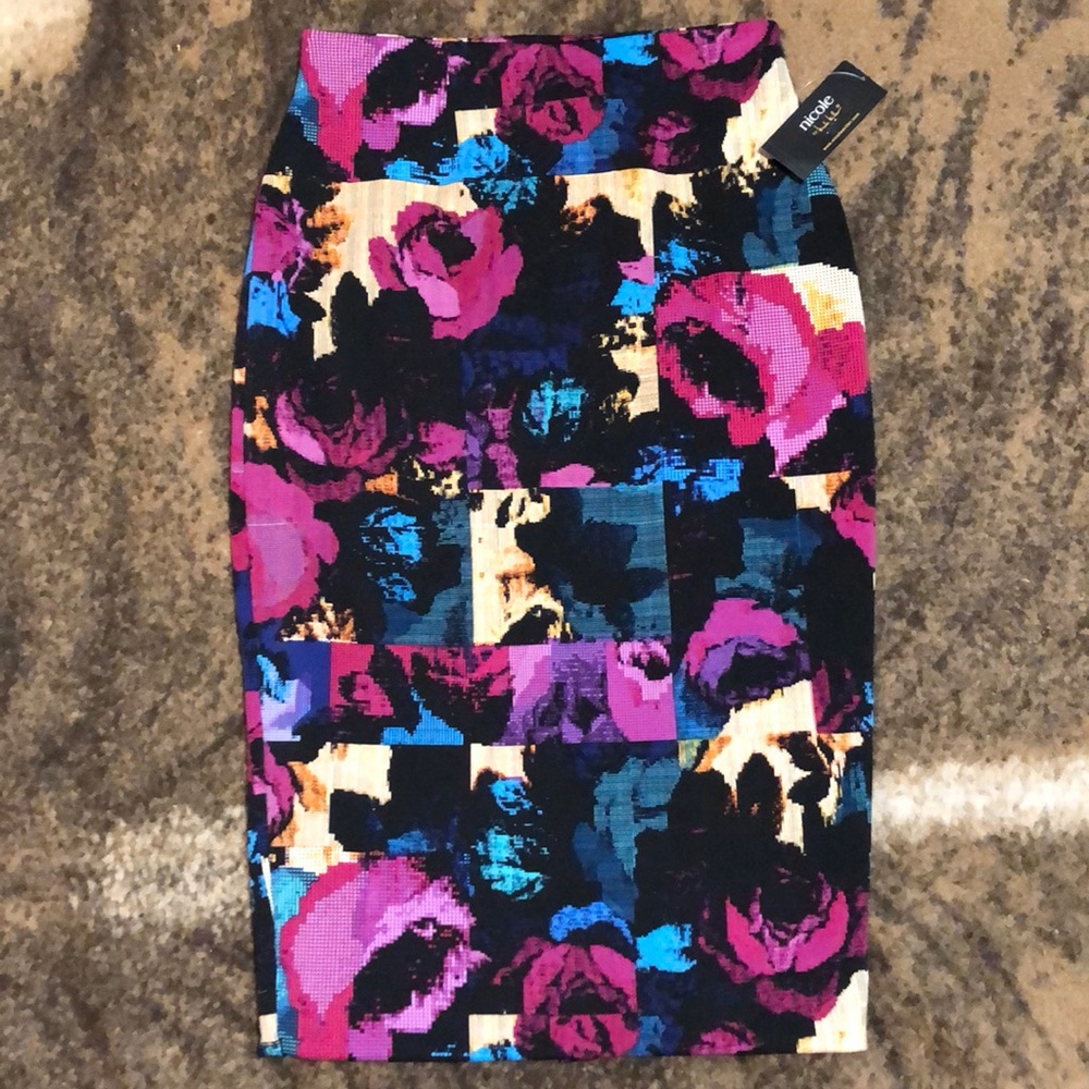 NWT Nicole Miller Digital Rose pencil skirt xsmall